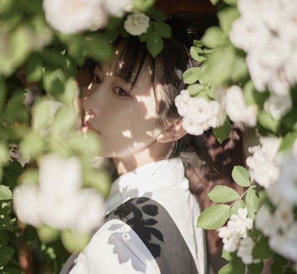 亚洲另类校园春色-经典有字幕完整版