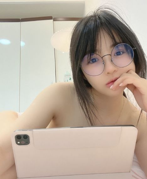 国产免费aa级毛卡片-自制正片免费观看