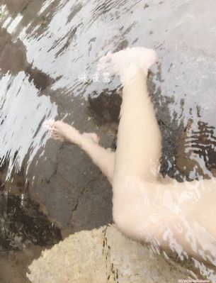 美女扒开双腿-中英字幕免费观看超清